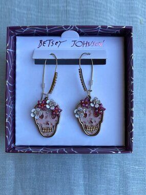 NWT New in Box Betsey Johnson halloween pink dangle sugar skull earrings